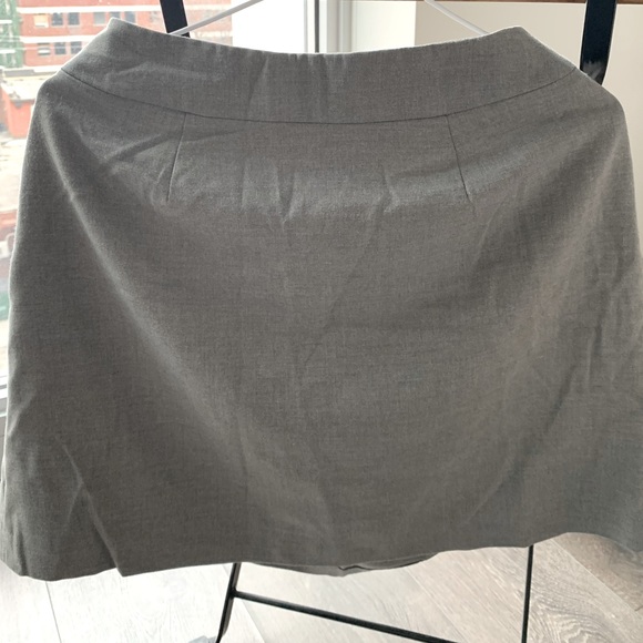 Gap Grey Mini Skirt - Picture 2 of 2